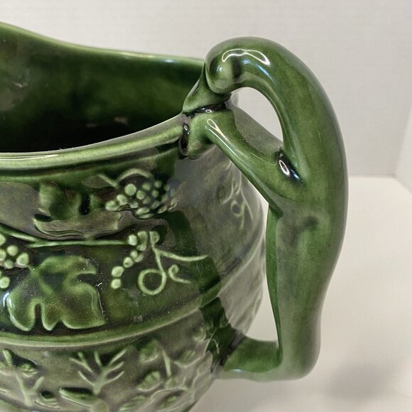 Jay Willfred green maiolica pitcher Hounds on the Hunt dog handle Portugal CHIP - Picture 6 of 12